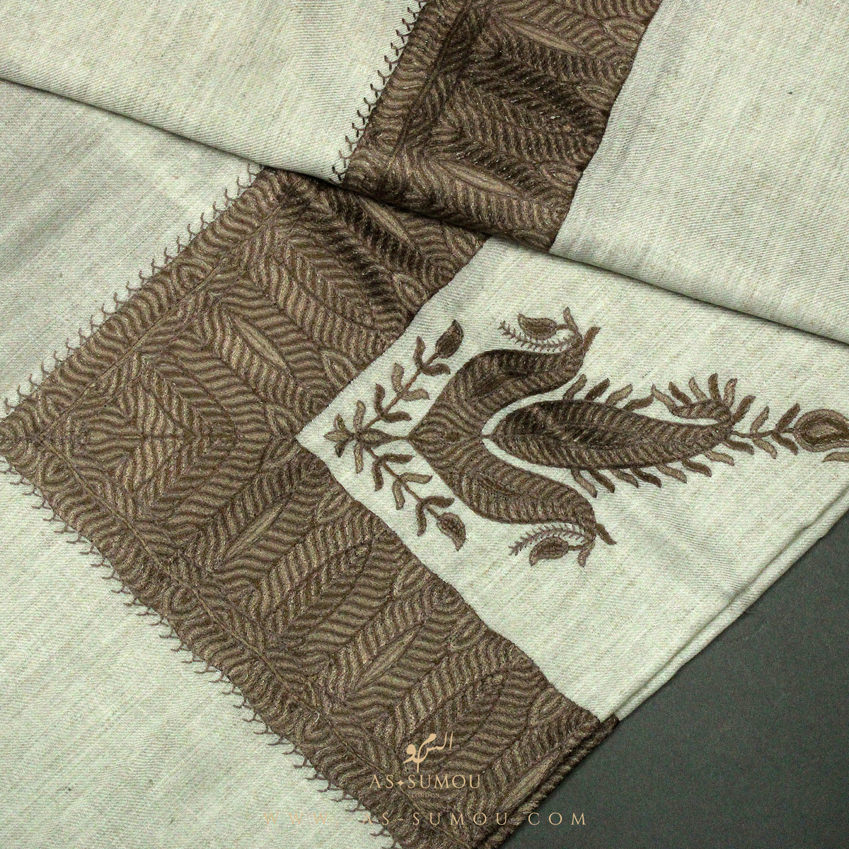 PREMIUM BEIGE ELEGANT QATARI SHEMAGH SCARF QR4