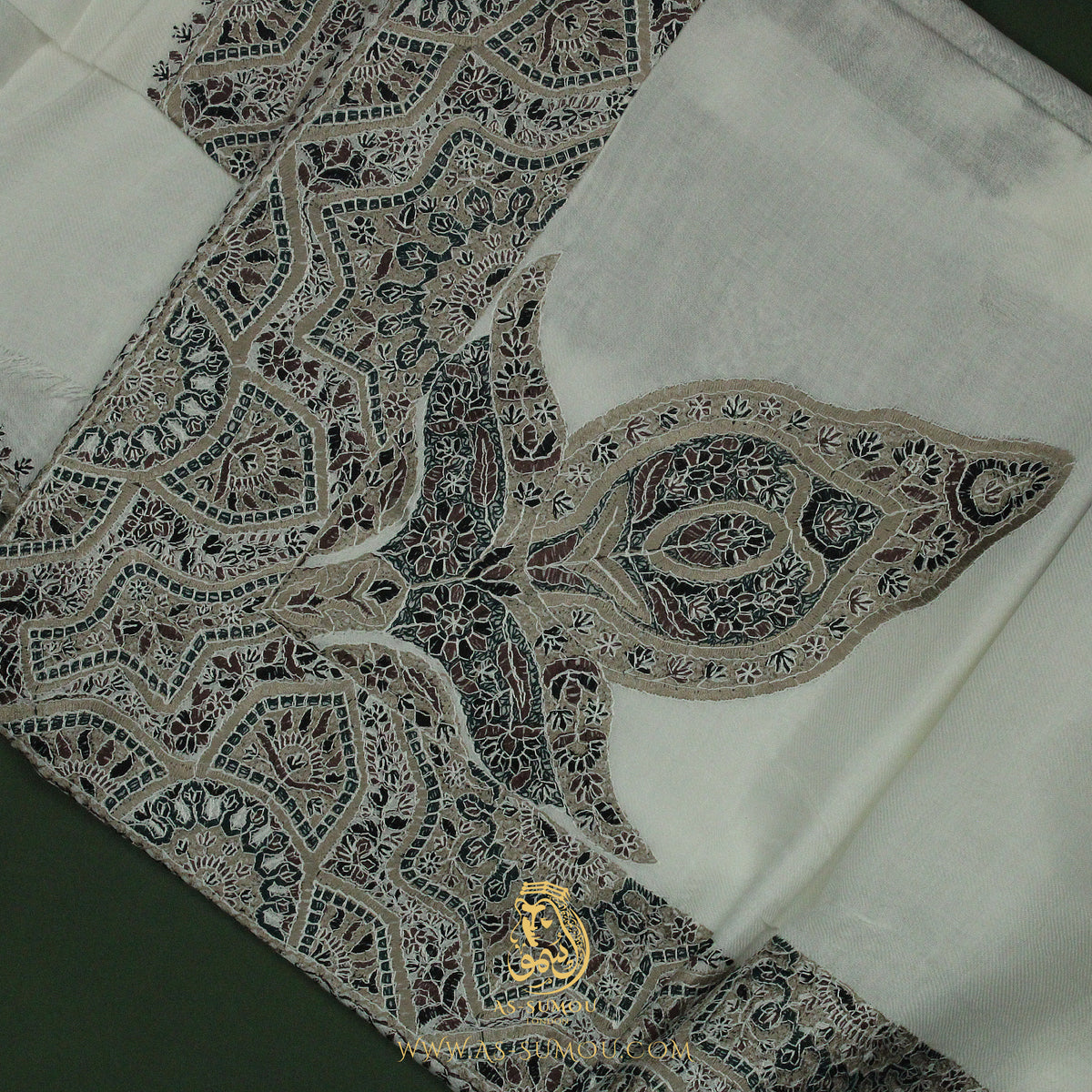 PREMIUM WHITE AUTHENTIC OMANI MASSAR SCARF OM115
