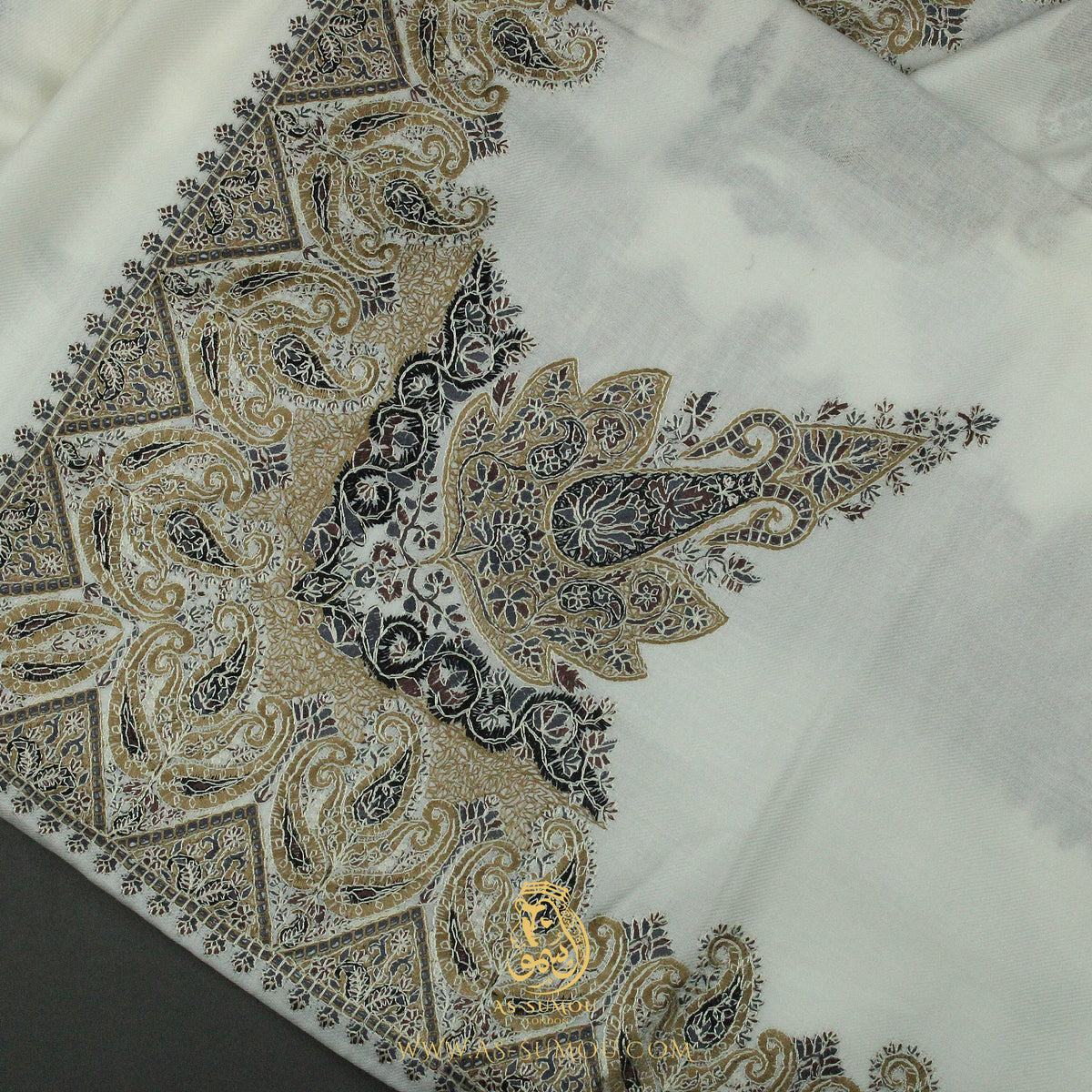 PREMIUM WHITE AUTHENTIC OMANI MASSAR SCARF OM87