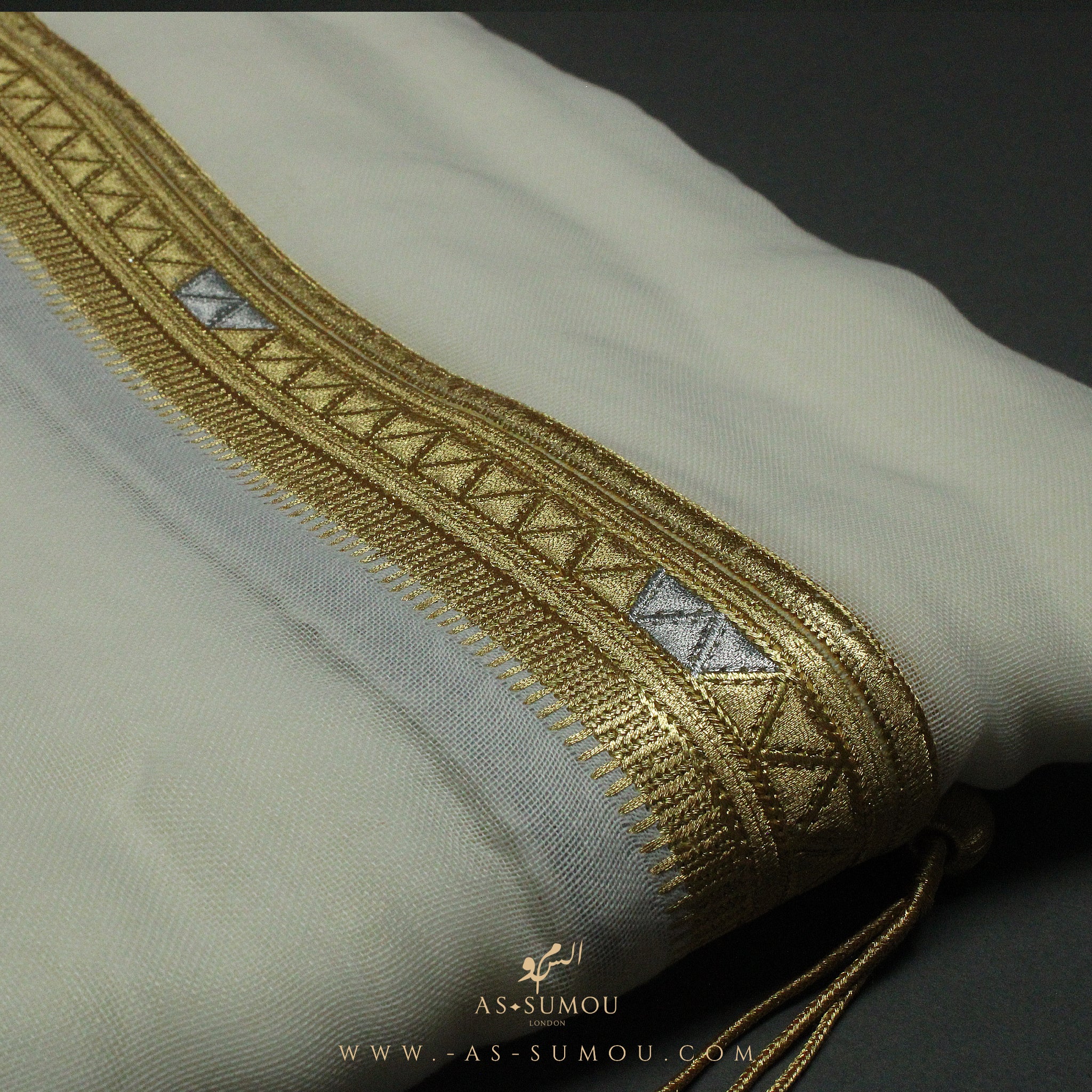 PREMIUM RARE OFF-WHITE UNIQUE KHALEEJI BISHT BS12