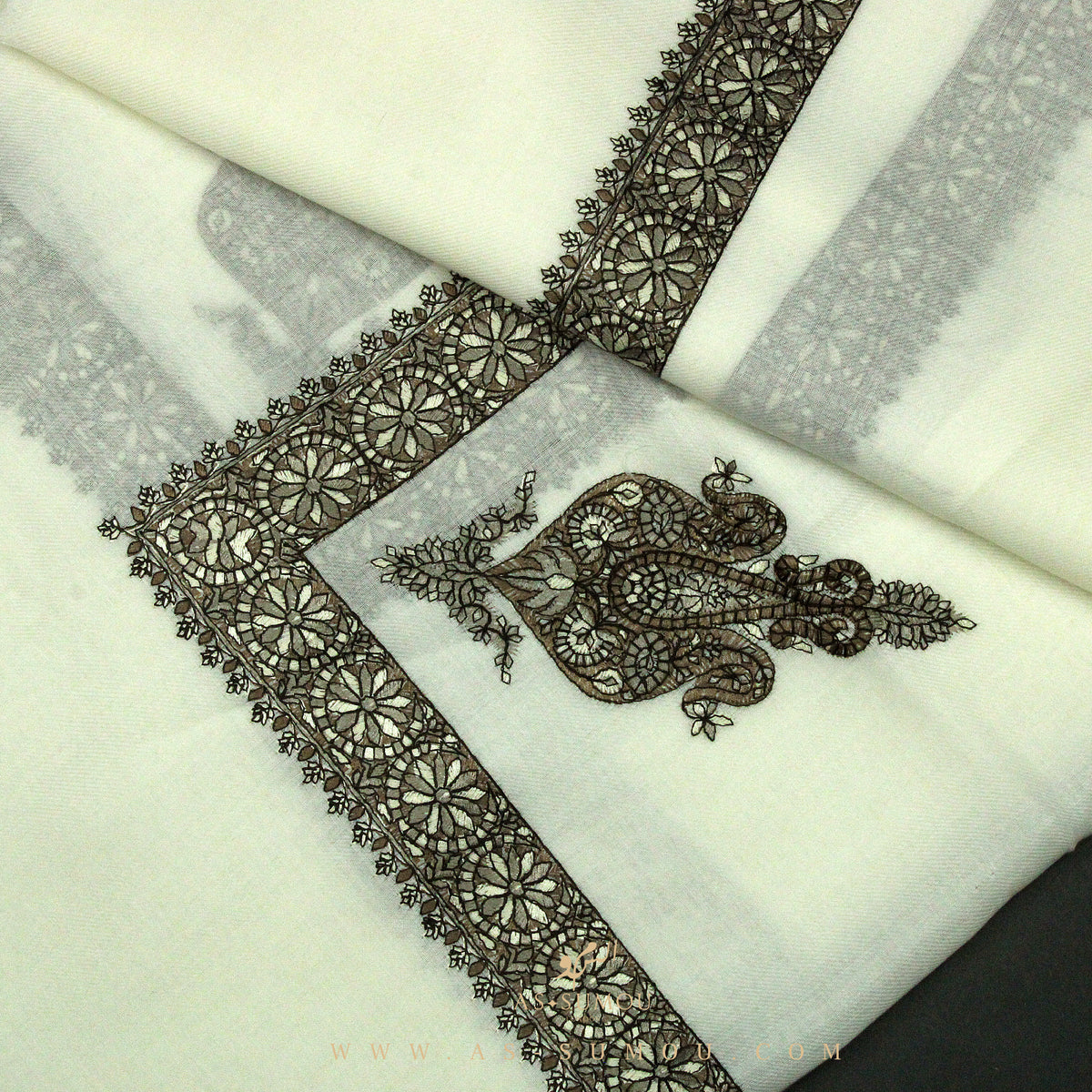 PREMIUM WHITE AUTHENTIC YEMENI SHEMAGH SCARF WH103