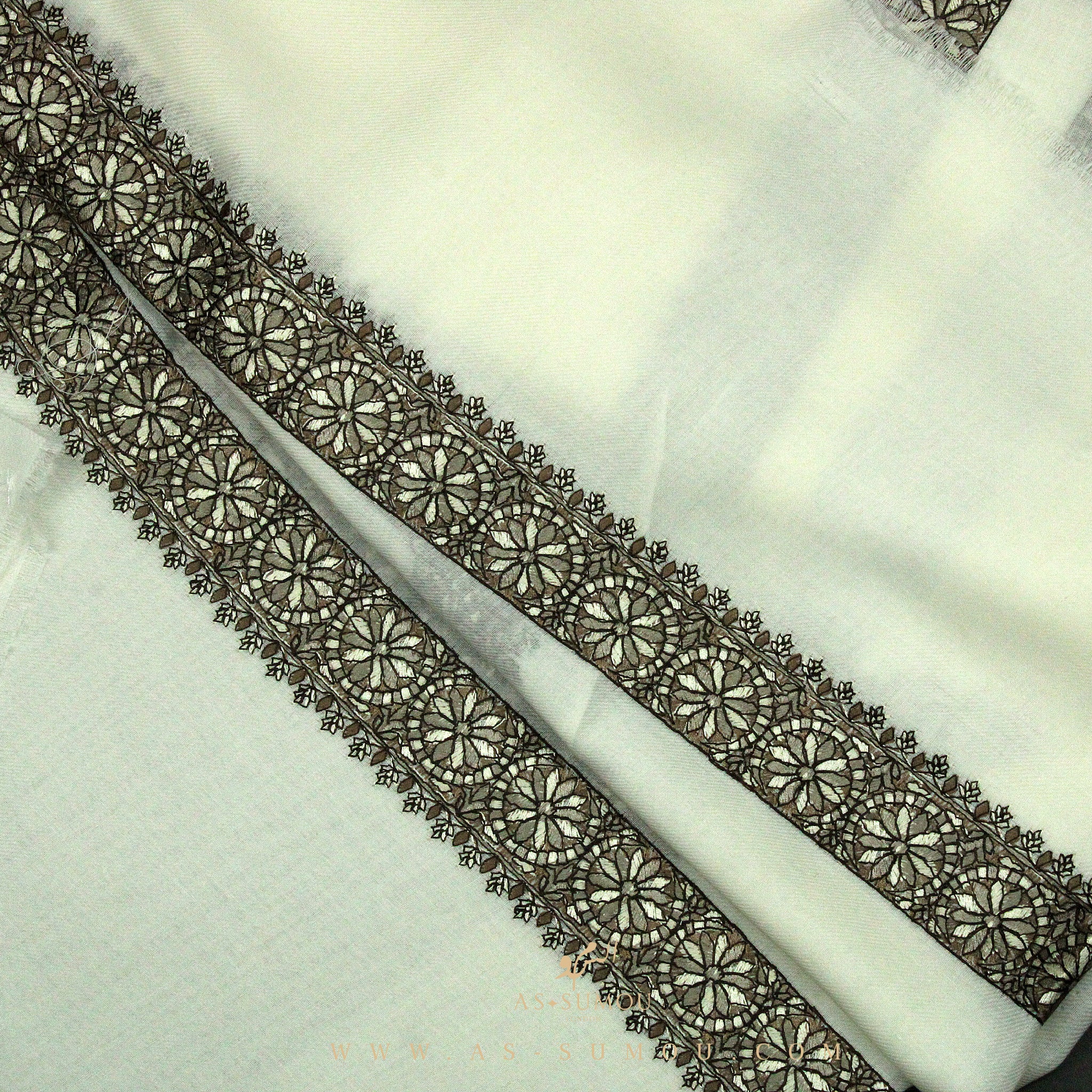 PREMIUM WHITE AUTHENTIC YEMENI SHEMAGH SCARF WH103