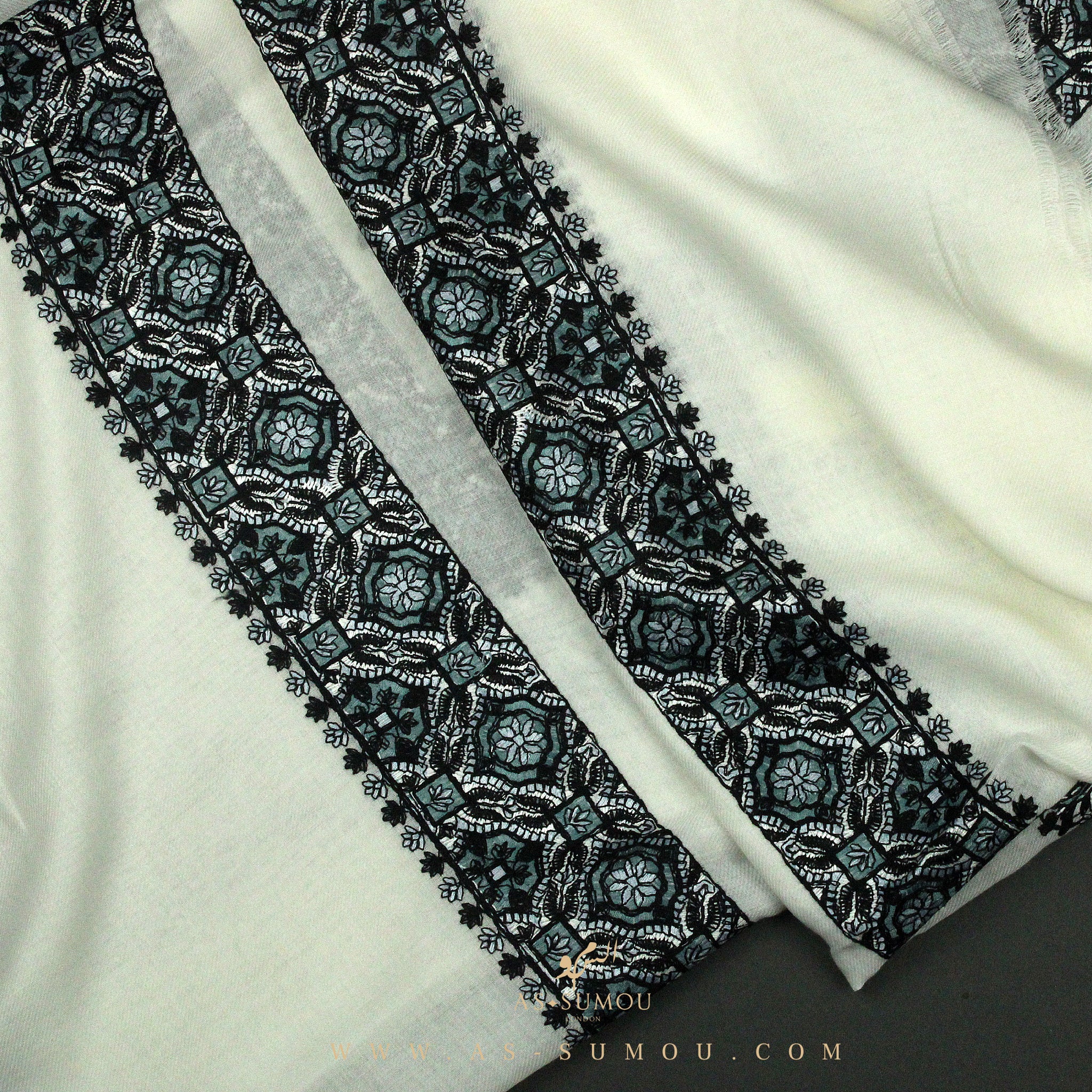PREMIUM WHITE AUTHENTIC YEMENI SHEMAGH SCARF WH112