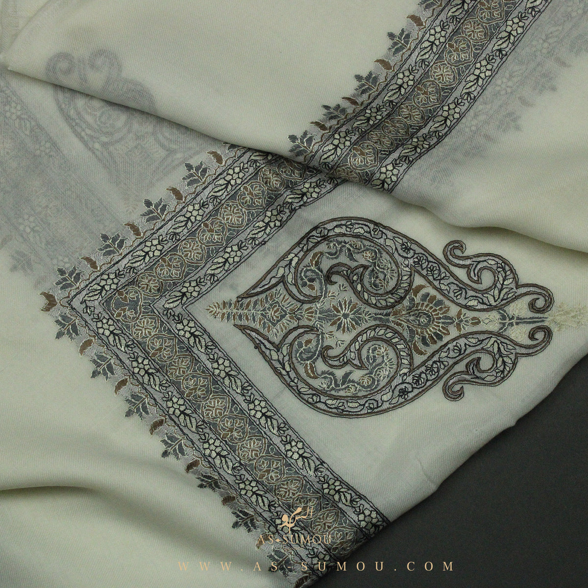 PREMIUM WHITE AUTHENTIC YEMENI SHEMAGH SCARF WH101
